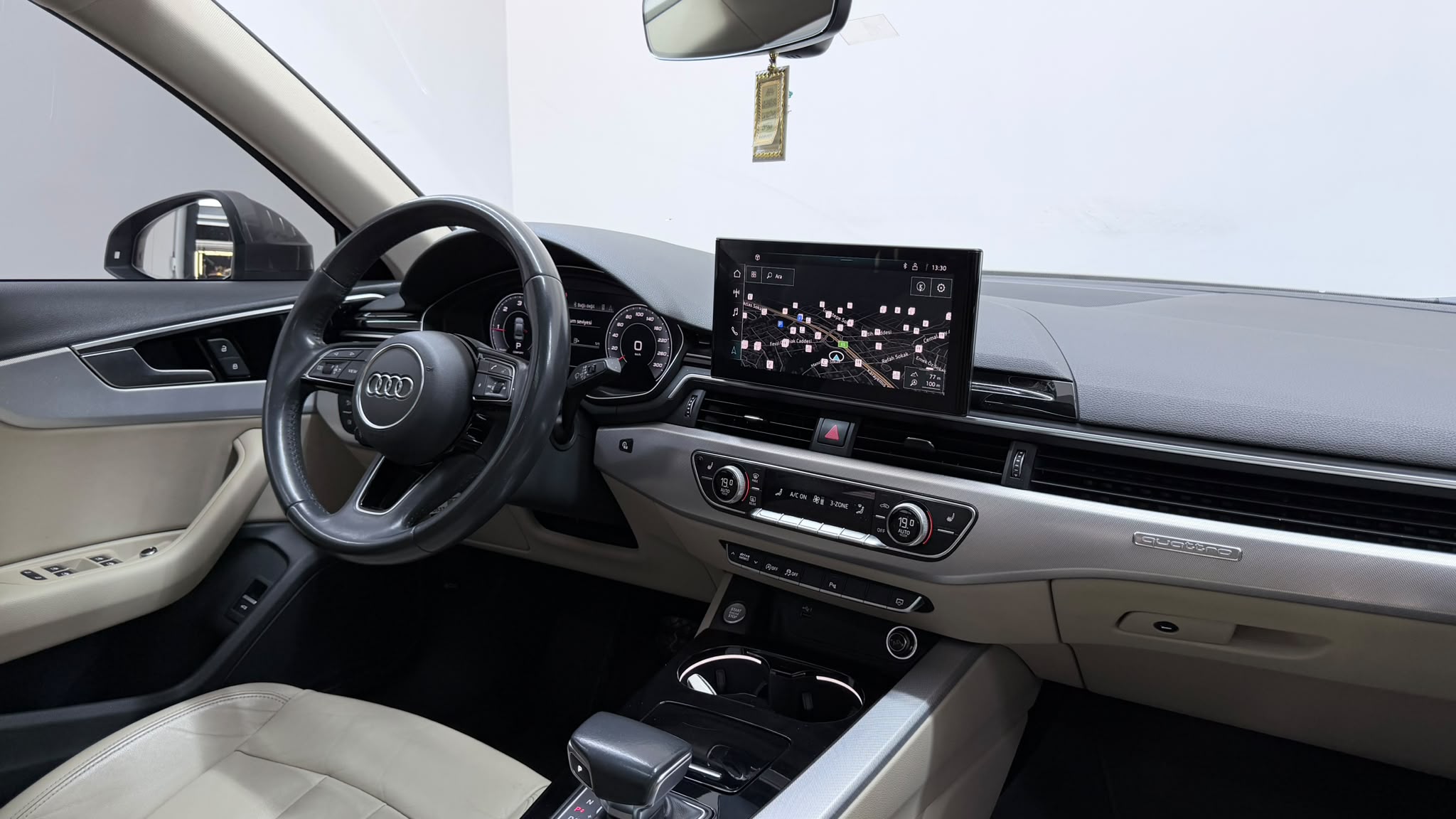 AUDI A4 22